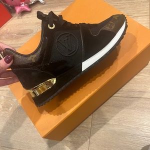 LOUIS VUITTON run away sneakers